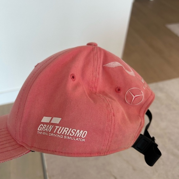 Mercedes- hat bundle - Picture 7 of 9